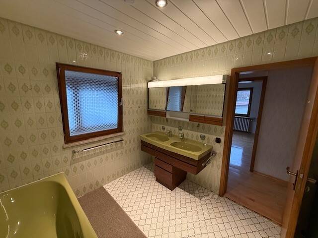 Einfamilienhaus Volkach Eichfeld - 6 Zimmer, 160 m&sup2;, 1.500&euro; | Angebot:26273088