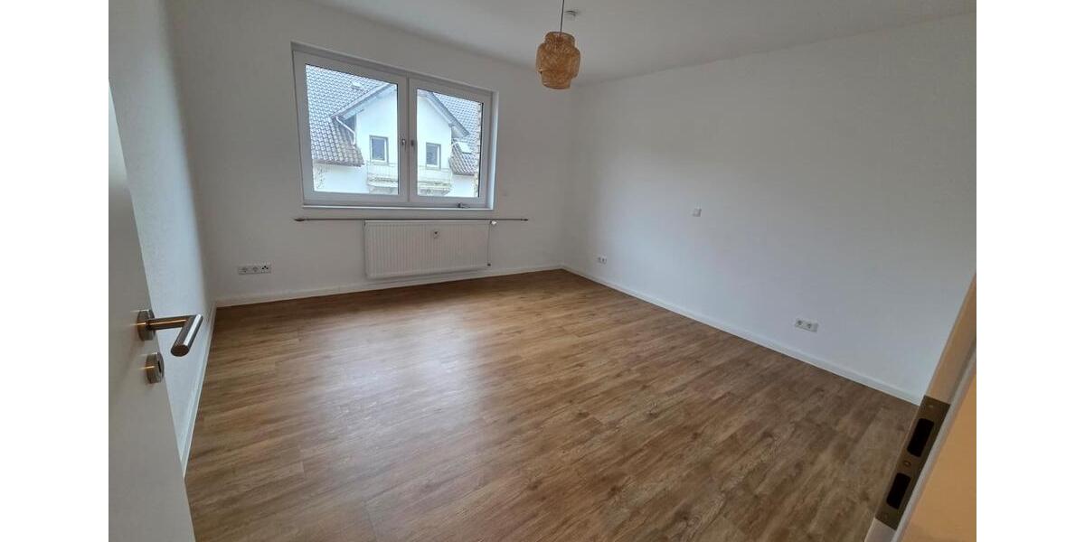 Maisonettenwohnung Leopoldshöhe - 5 Zimmer, 180 m&sup2;, 1.500&euro; | Angebot:25858711