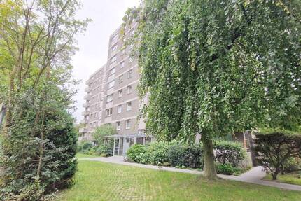 Komfortables Wohnen: Balkon, Tiefgarage, Pool & Sauna in Duisburg 3 zimmer