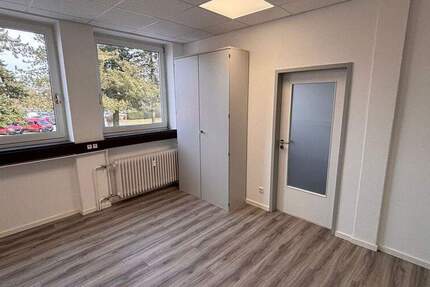 Gewerbeobjekt Langenhagen Alt-Langenhagen - 3 Zimmer, 63 m&sup2;, 600&euro; | Angebot:25142168