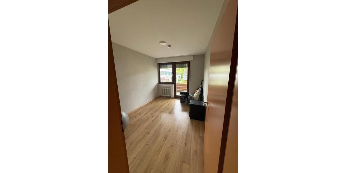 Etagenwohnung Augustdorf - 4 Zimmer, 105 m&sup2;, 1.000&euro; | Angebot:26414685