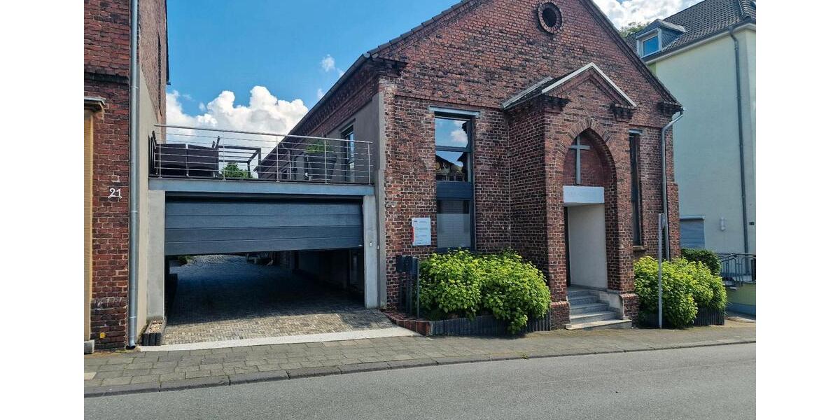 WG-Zimmer in luxuriöser, ehemaliger Kirche von 1892 4 zimmer