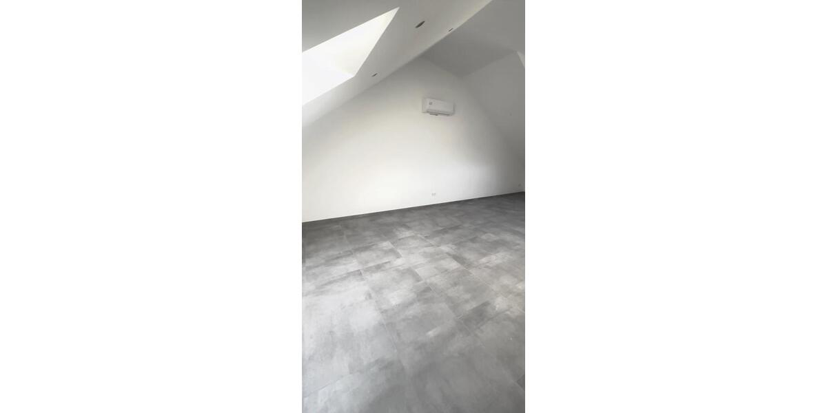 Dachgeschoßwohnung Mettlach - 3 Zimmer, 70 m&sup2;, 900&euro; | Angebot:25553127