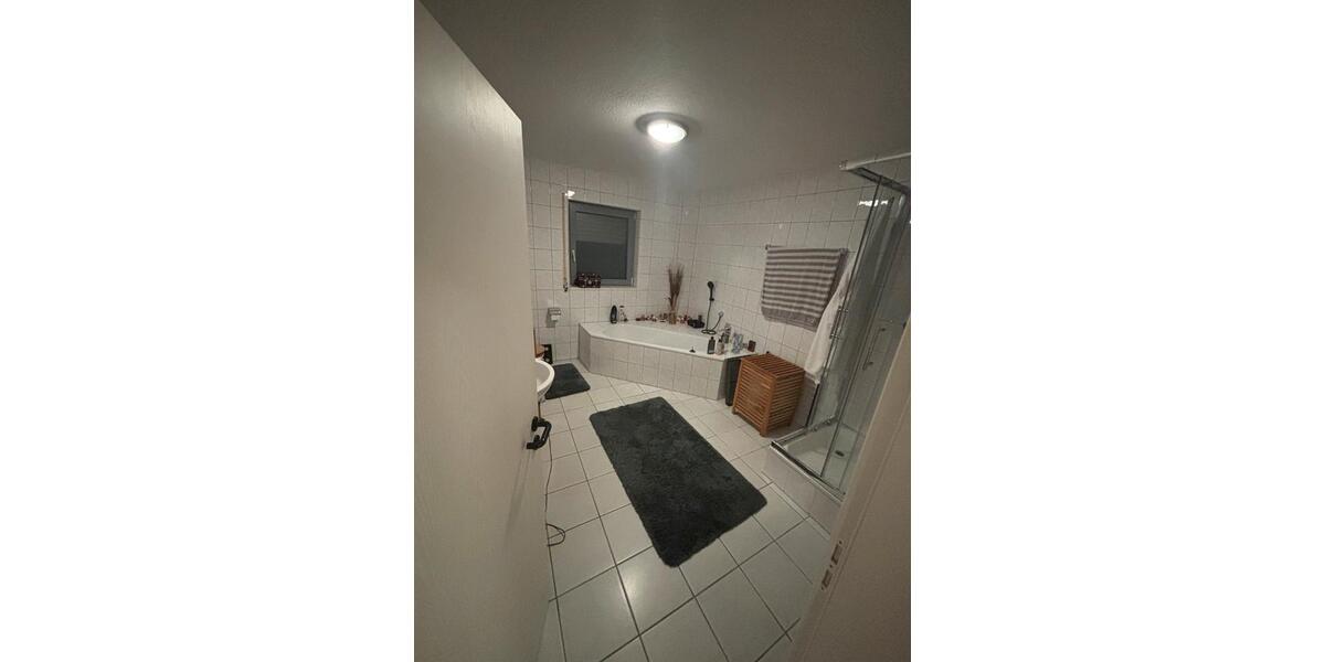 Erdgeschoßwohnung Kelkheim (Taunus) - 3 Zimmer, 100 m&sup2;, 1.650&euro; | Angebot:26577803