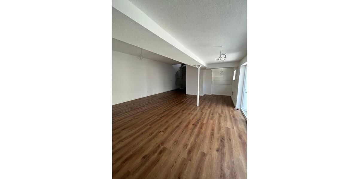 Maisonettenwohnung Bruchsal - 2 Zimmer, 70 m&sup2;, 1.300&euro; | Angebot:25420998