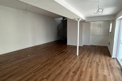 Wohnung Bruchsal - 2 Zimmer, 70 m&sup2;, 1.300&euro; | Angebot:25420998