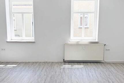 ***ALTERSGERECHTE 2-RAUMWOHNUNG IM ERDGESCHOSS- ERSTBEZUG NACH SANIERUNG*** mit 2 Tageslichtbädern inkl. Eckbadewanne, bodengleicher Duche und altersg 2 zimmer