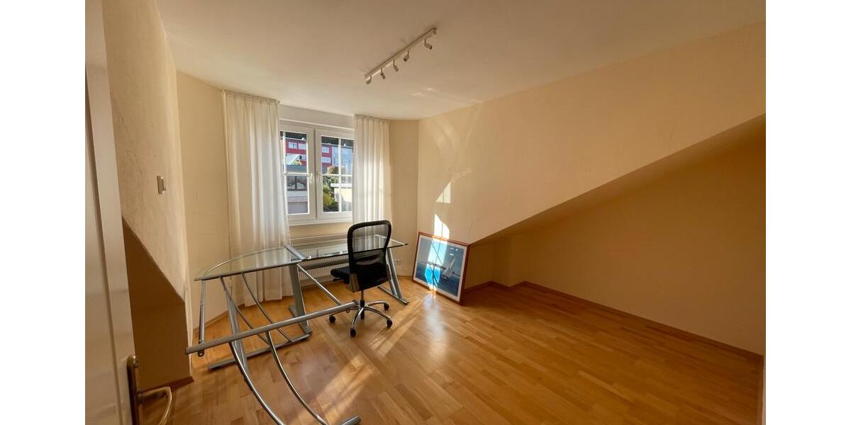 Dachgeschoßwohnung Netphen - 1 Zimmer, 94 m&sup2;, 1.134&euro; | Angebot:25656488