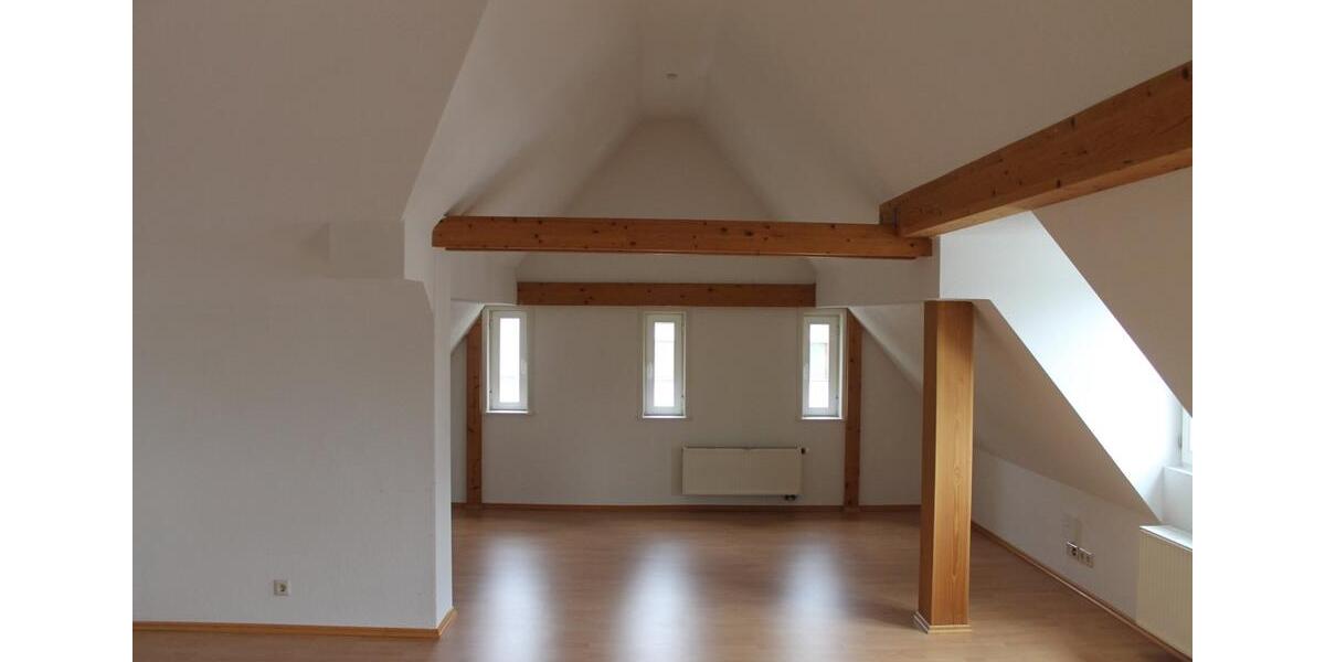 Ausgefalle Wohnung im Zentrum LinzRhein im hist. Schulgebäude 3 zimmer