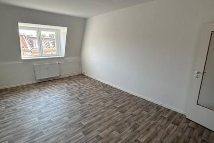 Ideal für junge Familien! 3-Zimmer-Dachgeschosswohnung mit Balkon! zimmer