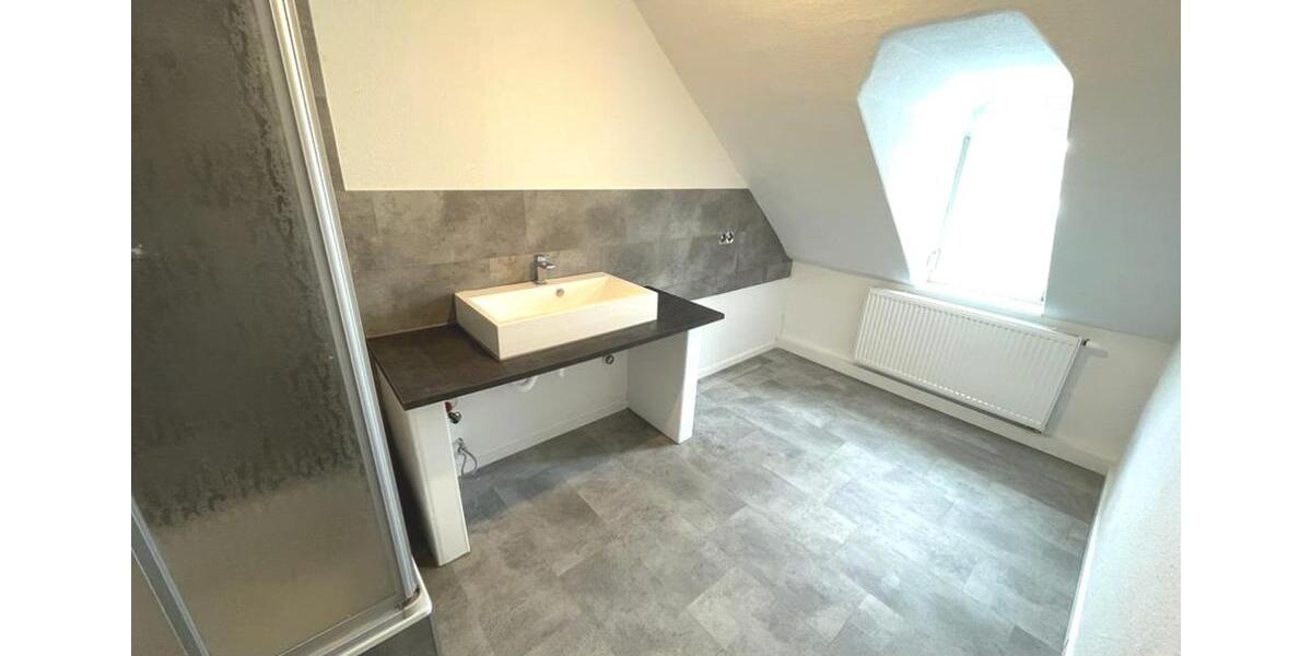 Dachgeschoßwohnung Klipphausen - 2 Zimmer, 65 m&sup2;, 450&euro; | Angebot:26236331