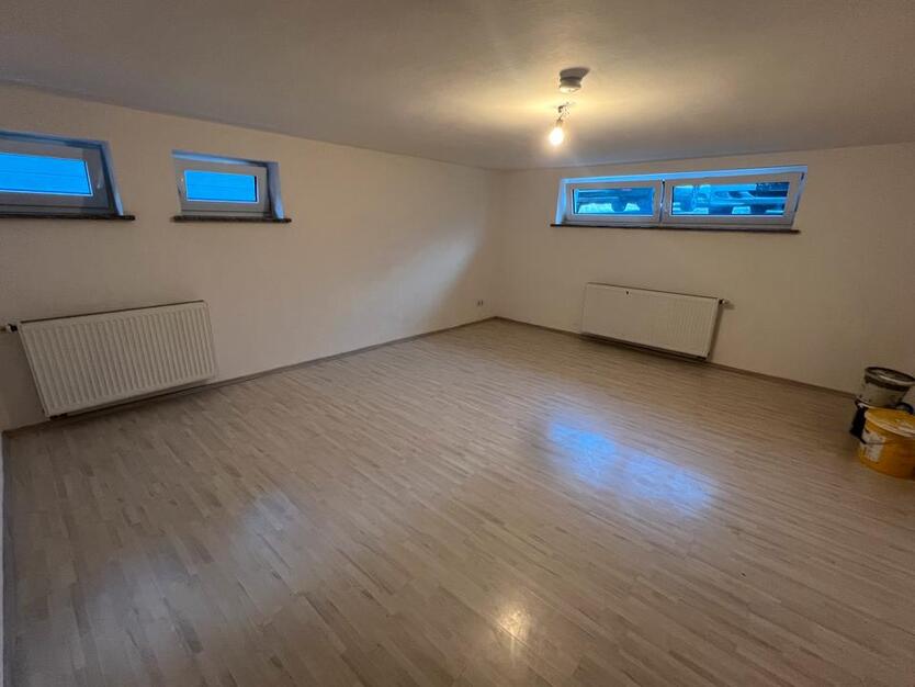 Schöne 2,5-Zimmer-KellerWohnung in ruhiger Lage
