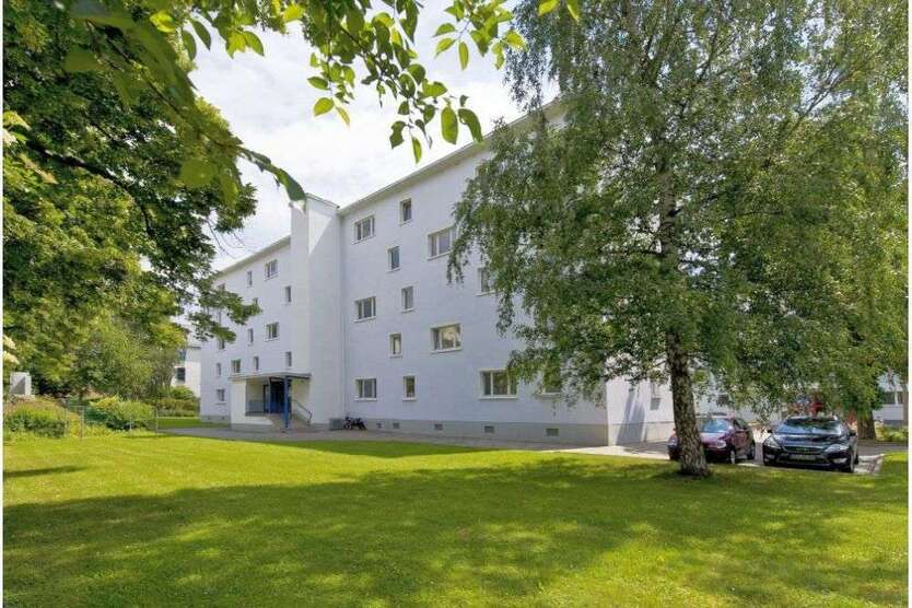 Wohnung zum Mieten in Plauen 238,16 € 27.92 m²