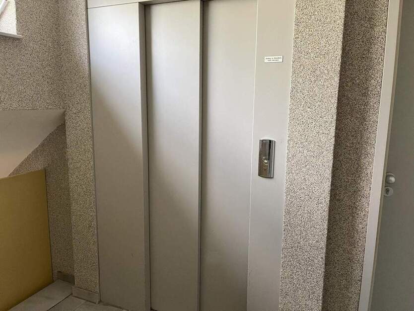 Schöne, helle 3-Zimmer-Wohnung mit Balkon in zentraler Lage 3 zimmer