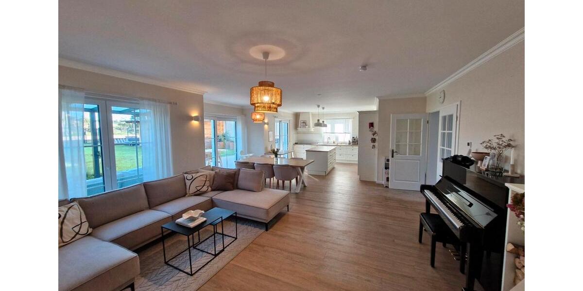 Einfamilienhaus Münzenberg - 5 Zimmer, 250 m&sup2;, 2.350&euro; | Angebot:24867594