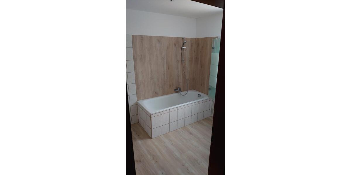 Erdgeschoßwohnung Sonneberg - 3 Zimmer, 89 m&sup2;, 680&euro; | Angebot:24743895