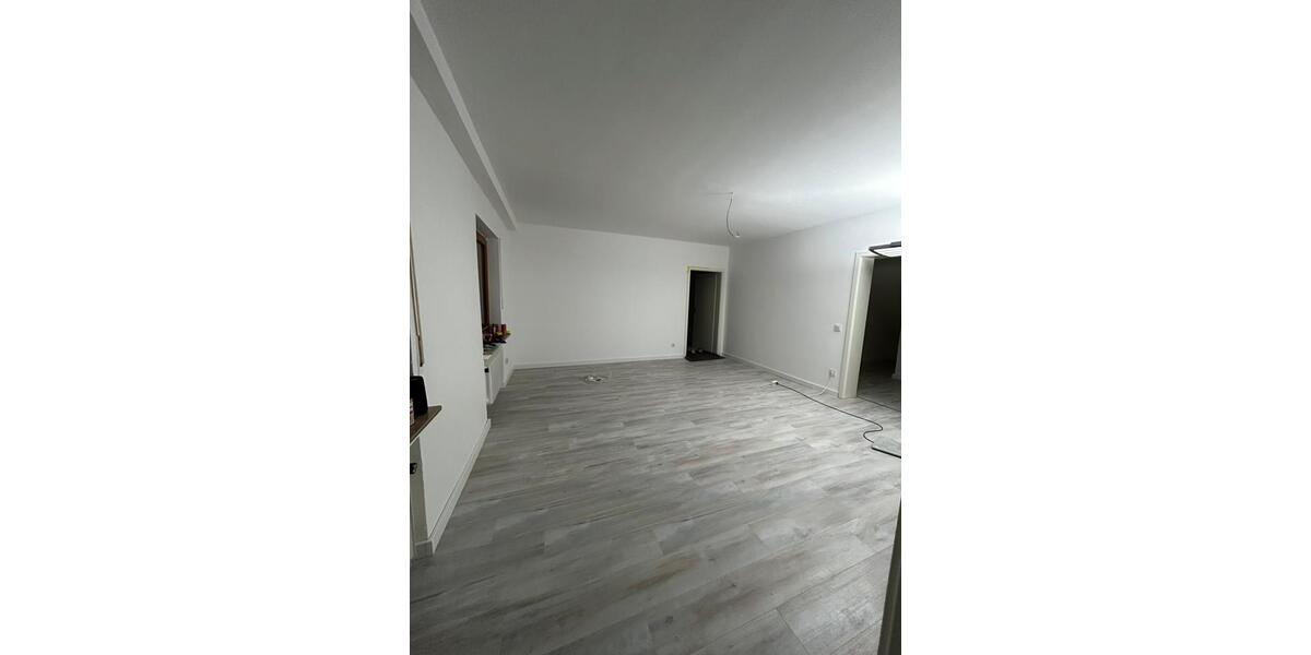 Erdgeschoßwohnung Siegen - 2 Zimmer, 75 m&sup2;, 700&euro; | Angebot:24836694