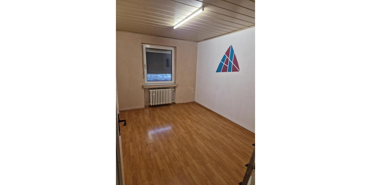 Etagenwohnung Halle - 4 Zimmer, 92 m&sup2;, 850&euro; | Angebot:25805532