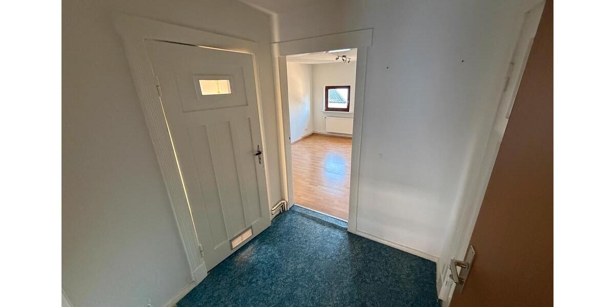 Dachgeschoßwohnung Varel - 3 Zimmer, 61 m&sup2;, 700&euro; | Angebot:25043830