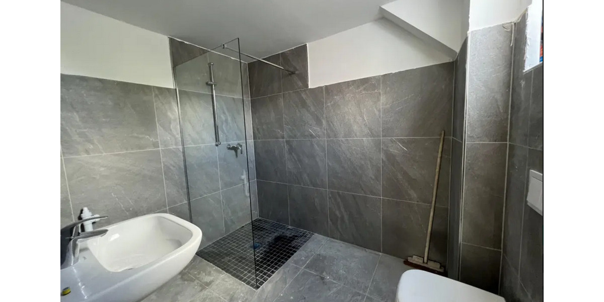 Etagenwohnung Lage - 1 Zimmer, 90 m&sup2;, 450&euro; | Angebot:25869910