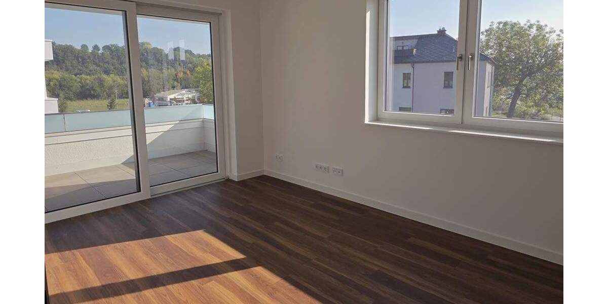 Etagenwohnung Döbeln - 2 Zimmer, 105 m&sup2;, 1.214&euro; | Angebot:25708998