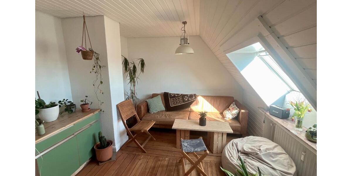 Dachgeschoßwohnung Bad Salzuflen - 4 Zimmer, 80 m&sup2;, 750&euro; | Angebot:25972401