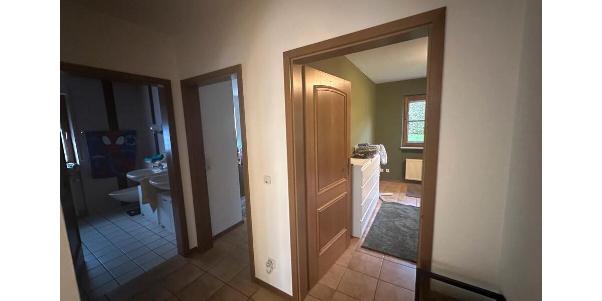 Etagenwohnung Irrel - 6 Zimmer, 171 m&sup2;, 1.400&euro; | Angebot:24995761