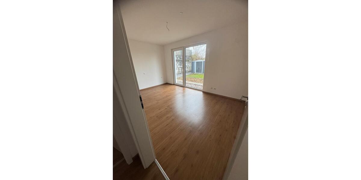 Terrassenwohnung Sinsheim - 4 Zimmer, 90 m&sup2;, 1.500&euro; | Angebot:26036677