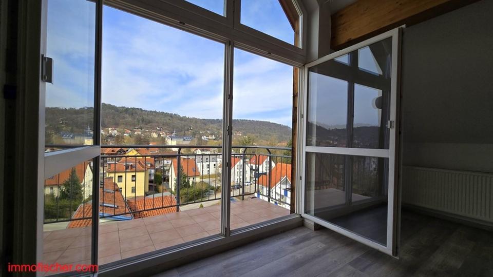 MeiningenSüd - sonnige Maisonette-Wohnung mit Balkon & Tiefgaragenplatz