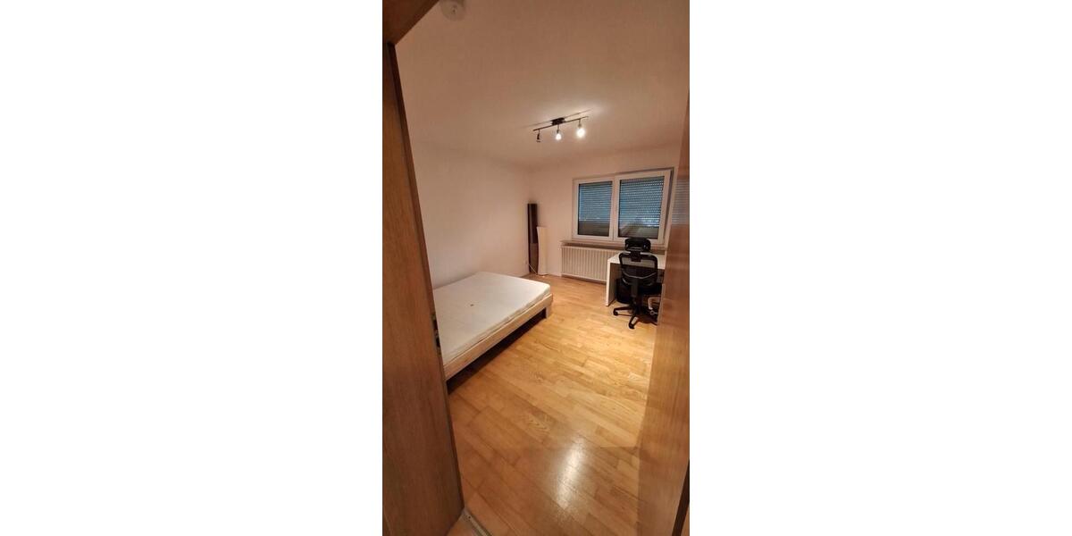 Etagenwohnung Mosbach - 3 Zimmer, 12 m&sup2;, 345&euro; | Angebot:25973916