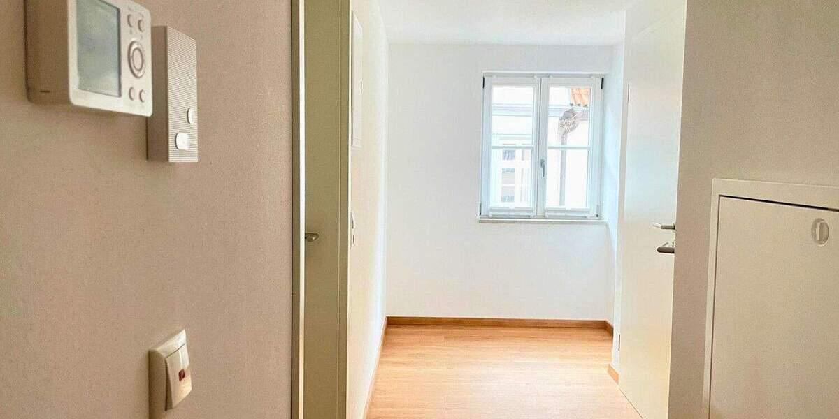 Neuwertige 2-Zimmer-Wohnung mit Einbauküche und Stellplatz in Nördlingen 2 zimmer