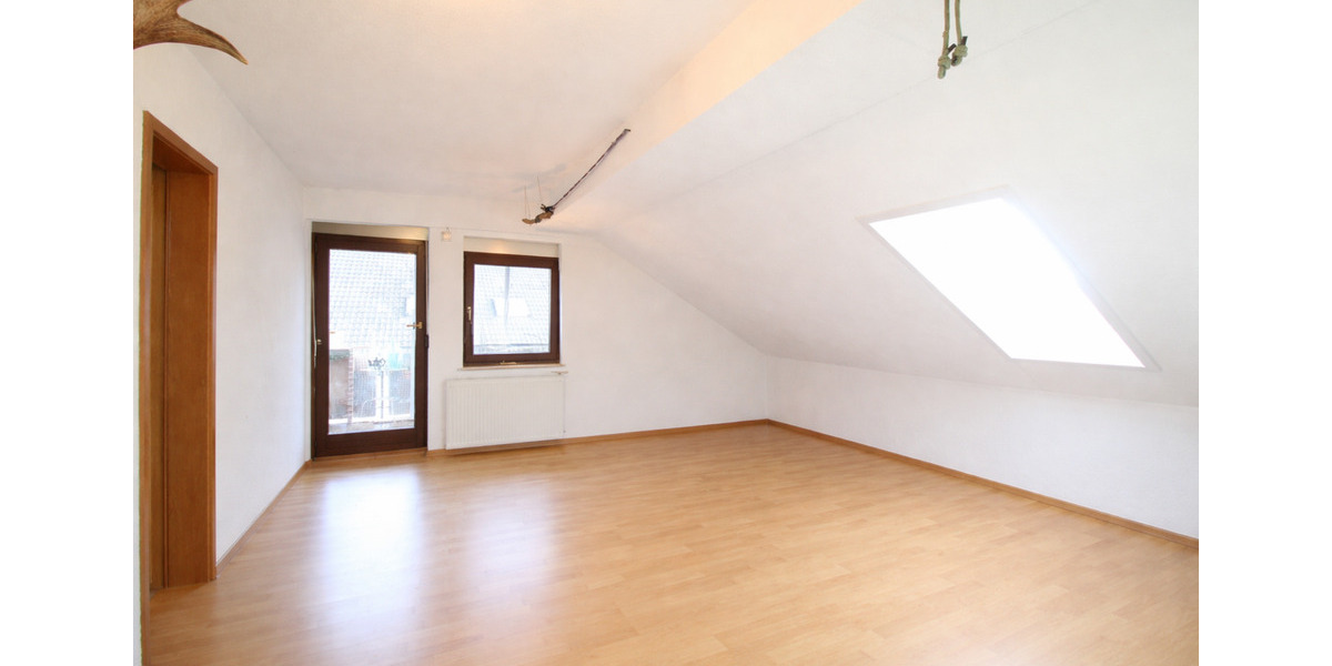 Dachgeschoßwohnung Babenhausen - 3 Zimmer, 71 m&sup2;, 720&euro; | Angebot:25234277