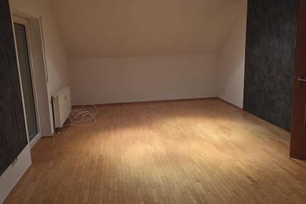 Moderne 3 Zimmer Dachgeschosswohnung mit EBK in Niederaula 3 zimmer