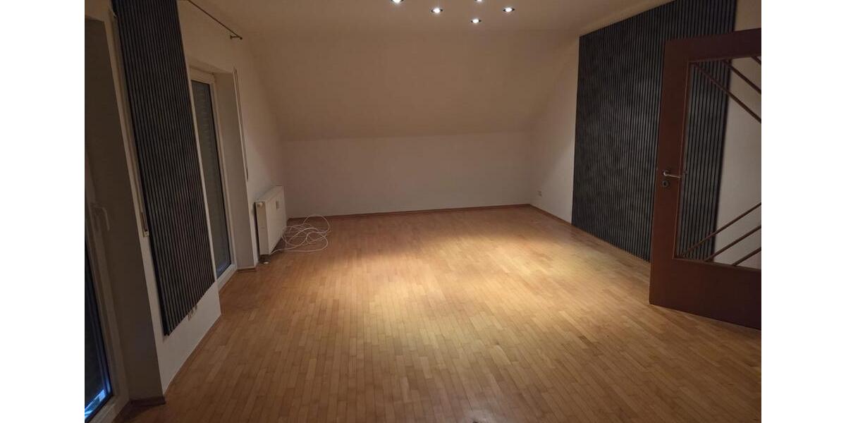 Moderne 3 Zimmer Dachgeschosswohnung mit EBK in Niederaula 3 zimmer