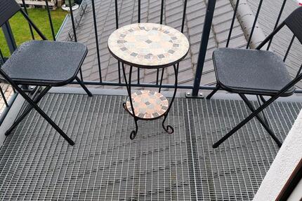 Dachgeschoss Wohnung mit 2 Stellparkplätze 4 zimmer