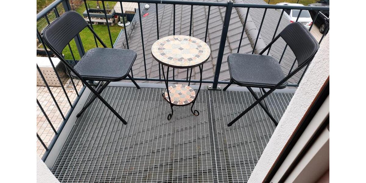 Dachgeschoss Wohnung mit 2 Stellparkplätze 4 zimmer