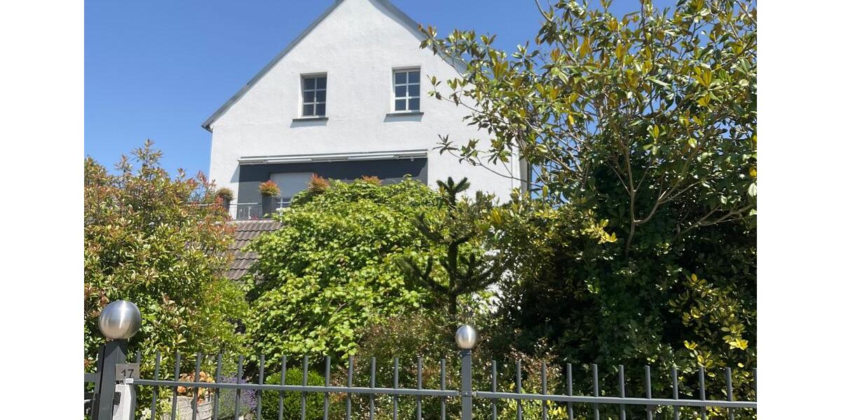 Dachgeschoßwohnung Bochum Bochum-Südwest - 4 Zimmer, 80 m&sup2;, 660&euro; | Angebot:25083103