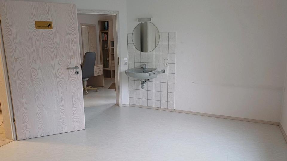 Gewerbeobjekt Steinwenden - 1.600&euro; | Angebot:24733743