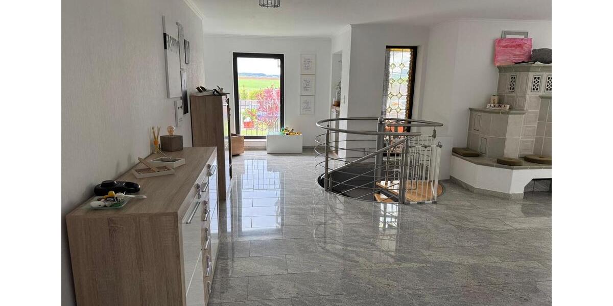 Erdgeschoßwohnung Hünfelden - 2 Zimmer, 152 m&sup2;, 1.350&euro; | Angebot:26610163