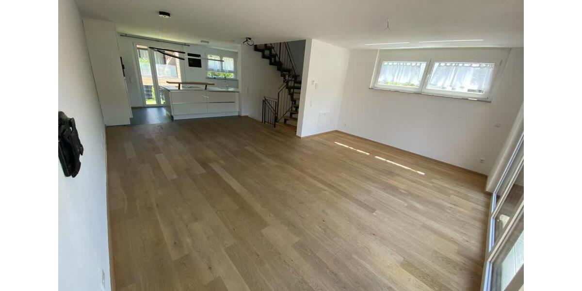 Gehobenes 4-Zi.-Reiheneckhaus mit EBK in Böblingen zur Vermietung 4 zimmer