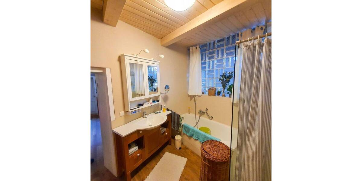 Etagenwohnung Husum Schessinghausen - 3 Zimmer, 112 m&sup2;, 600&euro; | Angebot:25996193