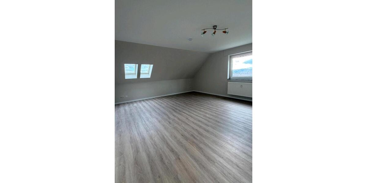 Dachgeschoßwohnung Langerwehe - 3 Zimmer, 85 m&sup2;, 720&euro; | Angebot:24842465