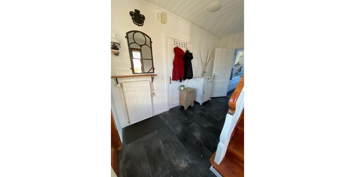 Dachgeschoßwohnung Wesselburen - 3 Zimmer, 70 m&sup2;, 870&euro; | Angebot:25367906