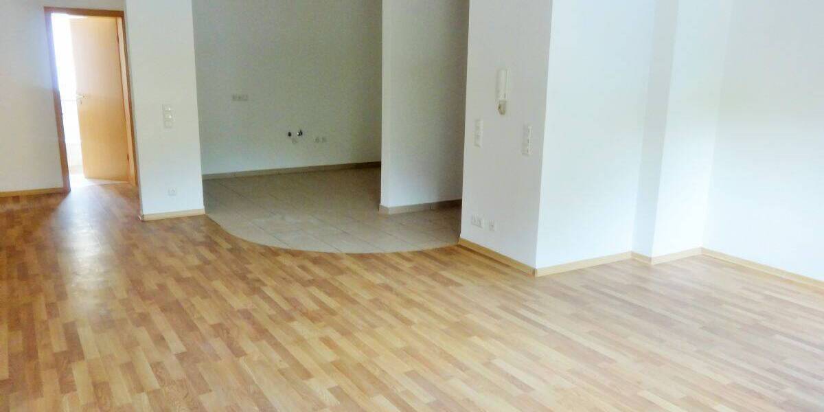 Etagenwohnung Amberg - 3 Zimmer, 92 m&sup2;, 700&euro; | Angebot:26607201