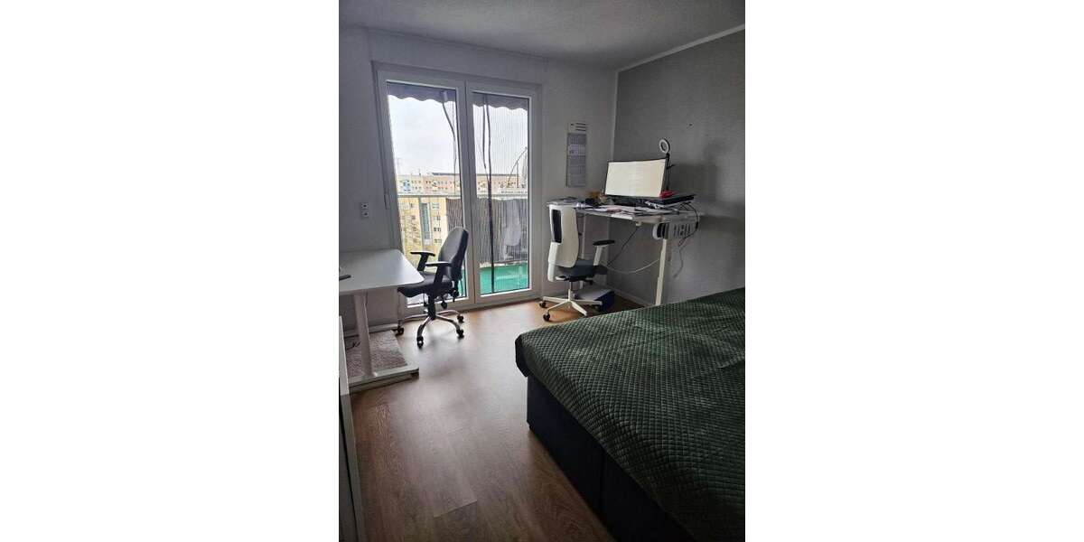 Etagenwohnung Berlin Hellersdorf - 4 Zimmer, 95 m&sup2;, 1.479&euro; | Angebot:26075939