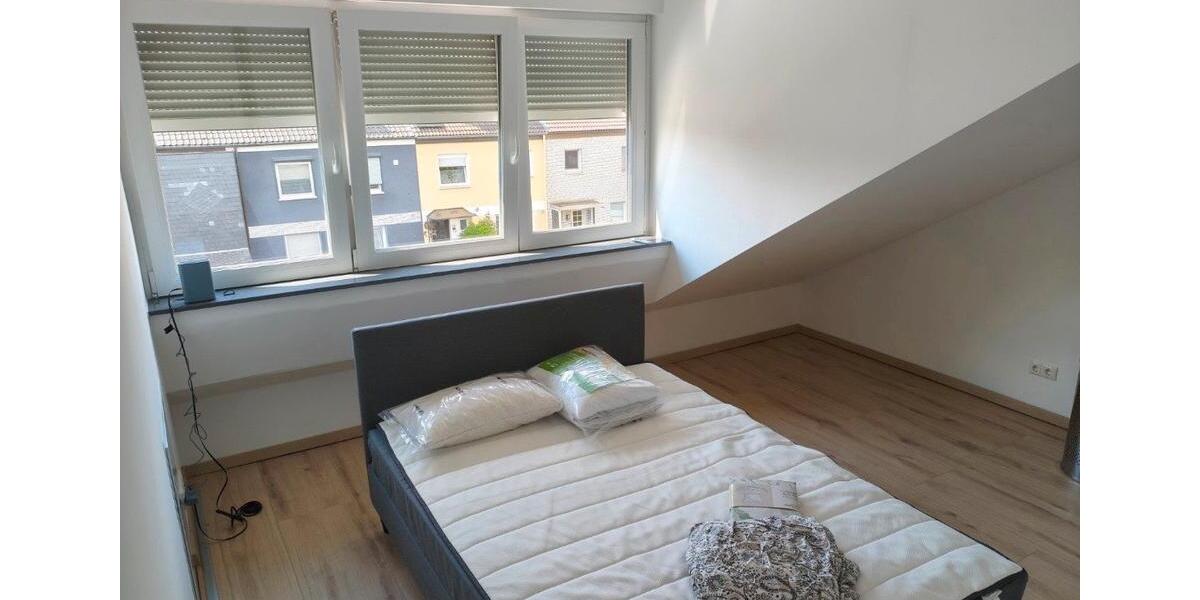Wohnen auf Zeit Bochum Bochum-Mitte - 7 Zimmer, 180 m&sup2;, 600&euro; | Angebot:26547262