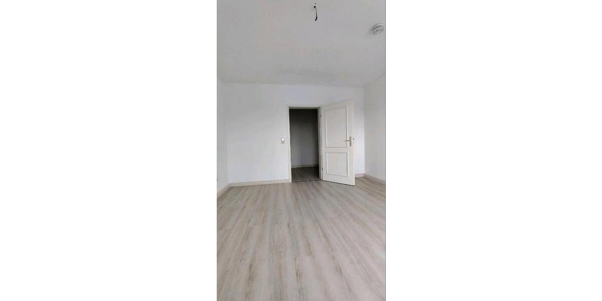 Dachgeschoßwohnung Freiberg - 2 Zimmer, 64 m&sup2;, 480&euro; | Angebot:26448240