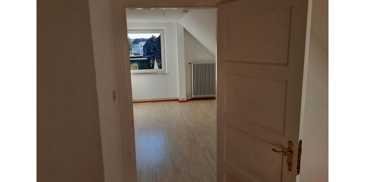 Etagenwohnung Schwarzenbek - 5.5 Zimmer, 160 m&sup2;, 1.400&euro; | Angebot:26237319