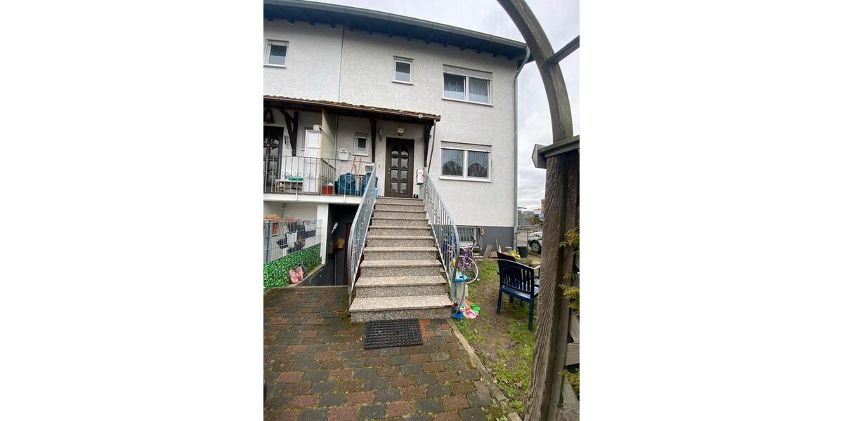 Reihenhaus Limeshain - 5 Zimmer, 180 m&sup2;, 1.400&euro; | Angebot:25157409