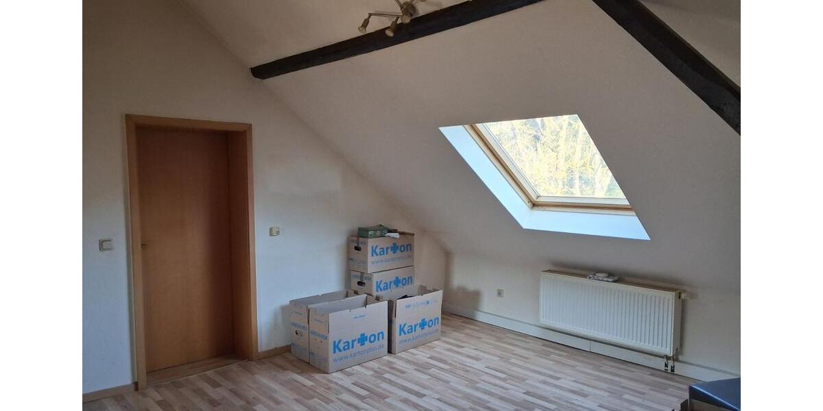 Dachgeschoßwohnung Herdorf - 3 Zimmer, 75 m&sup2;, 440&euro; | Angebot:25856143